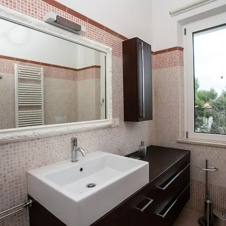 S023 - Sirolo, Magnifico Trilocale Design Con Terrazzo *